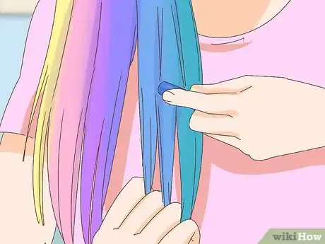 Image intitulée Chalk Dye Your Hair Step 12