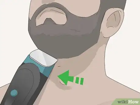 Image intitulée Line Up Your Beard Step 15