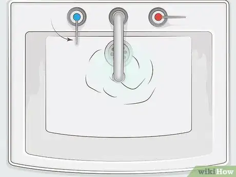 Image intitulée Remove Blood from Your Underwear After Your Period Step 1