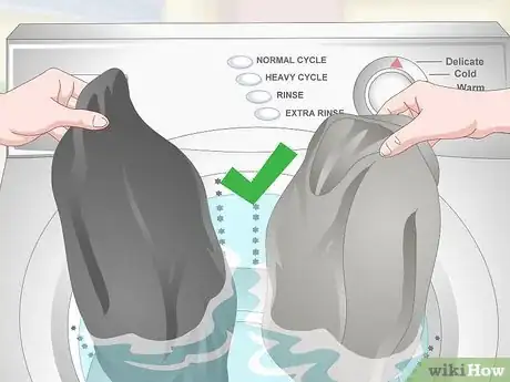 Image intitulée Wash a Hoodie Step 3