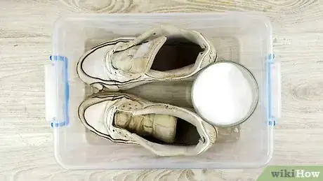 Image intitulée Wash White Air Force Ones Step 12