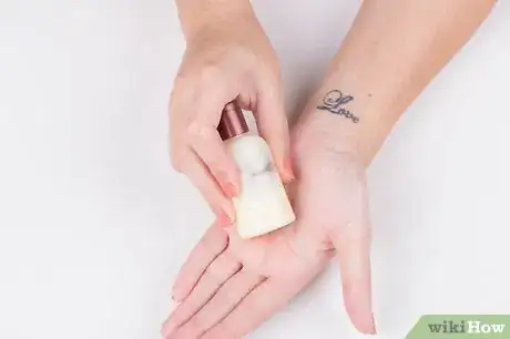 Image intitulée Remove the Smell of Bleach from Your Hands Step 12