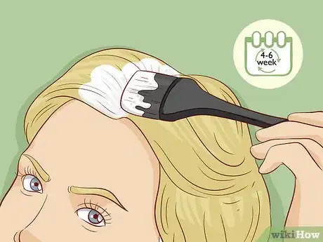 Image intitulée Go from Black Hair to Bright Blonde Step 21