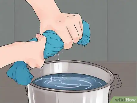Image intitulée Tie Dye a Shirt the Quick and Easy Way Step 11