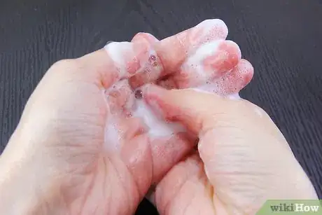 Image intitulée Clean Under Your Fingernails Step 2