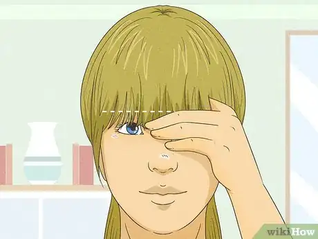 Image intitulée Cut Bangs Step 22