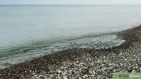 Image intitulée Skip Rocks Step 1