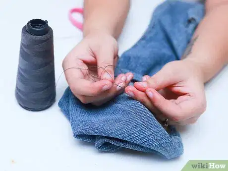 Image intitulée Fix Ripped Jeans Step 6