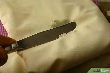 Image intitulée GetWaxOffTablecloth Step 2
