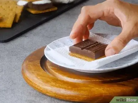 Image intitulée Make Smores in a Microwave Step 2