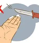 enlever du mastic silicone de ses mains