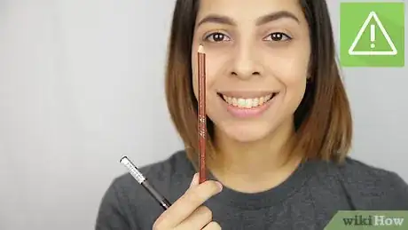 Image intitulée Apply Pencil Eyeliner Step 3