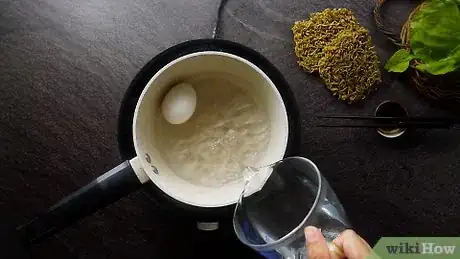 Image intitulée Add an Egg to Ramen Step 1