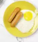 préparer des saucisses pour le petit déjeuner