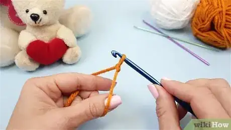 Image intitulée Crochet a Baby Hat Step 23