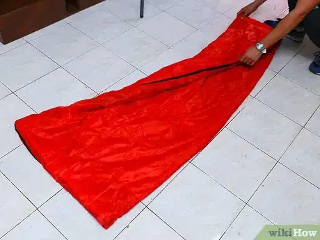 Image intitulée Roll a Sleeping Bag Step 4