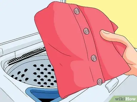 Image intitulée Get Cigarette Smell out of Clothes Step 3