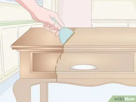 Image intitulée Lighten Dark Wood Stain Step 2