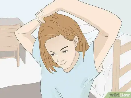 Image intitulée Hide Your Scalp when Parting Thin Hair Step 7