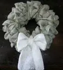 faire une couronne en toile de jute