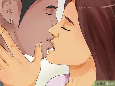 Image intitulée Kiss Passionately Without Tongue Step 3