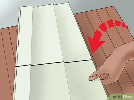 Image intitulée Cut Vinyl Siding Step 3