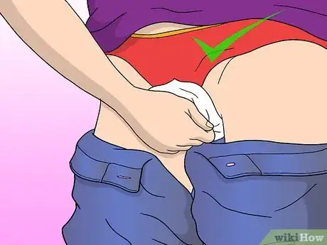 Image intitulée Pee Outside as a Woman Step 17