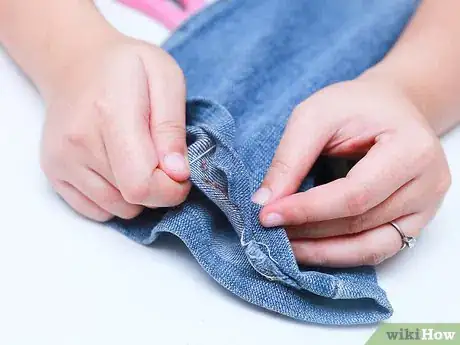Image intitulée Fix Ripped Jeans Step 5