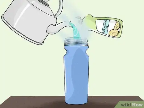 Image intitulée Clean a Moldy Water Bottle Step 3