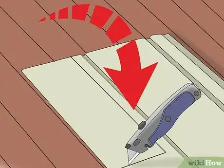 Image intitulée Cut Vinyl Siding Step 9