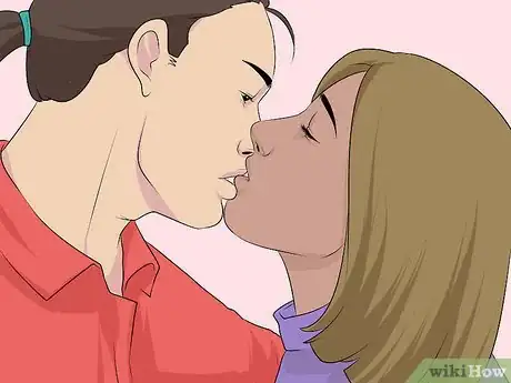 Image intitulée Give a Candy Flavored Kiss Step 6