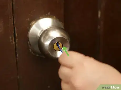Image intitulée Pick Locks on Doorknobs Step 22