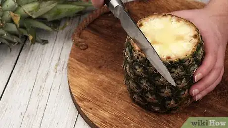 Image intitulée Peel a Pineapple Step 4