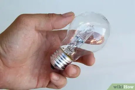Image intitulée Paint Light Bulbs Step 1