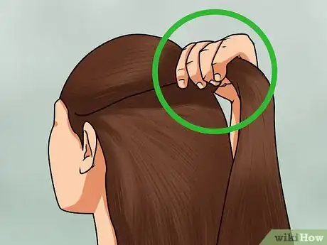 Image intitulée Crimp Your Hair With a Straightener Step 3