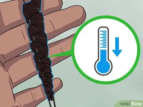 Image intitulée Crimp Your Hair With a Straightener Step 24