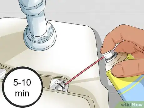 Image intitulée Remove a Toilet Seat Step 5