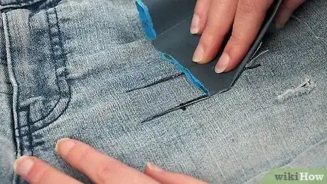 Image intitulée Make Clothes Look Vintage and Worn Step 10
