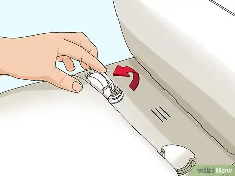 Image intitulée Remove a Toilet Seat Step 1