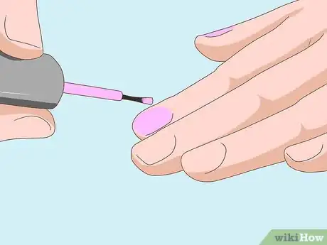 Image intitulée Paint Two Colours on Your Nails Step 3