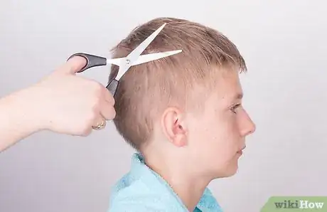 Image intitulée Cut Boys' Hair Step 10