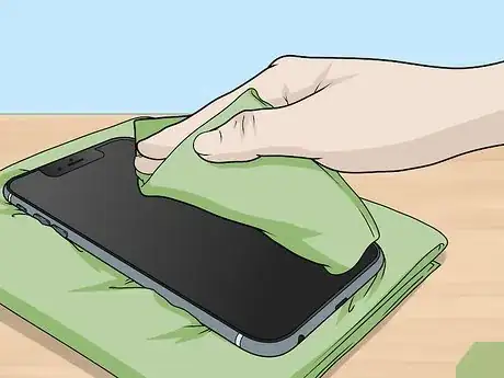 Image intitulée Disinfect a Phone Step 6