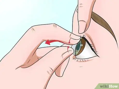 Image intitulée Remove Contact Lenses Step 7