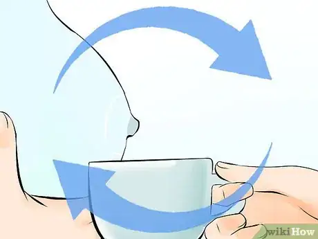 Image intitulée Hand Express Breast Milk Step 9