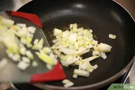 Image intitulée Sauté Onions Step 5