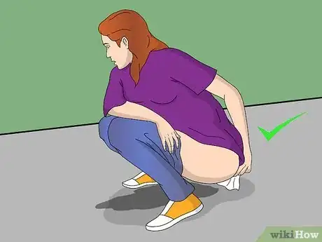 Image intitulée Pee Outside as a Woman Step 11