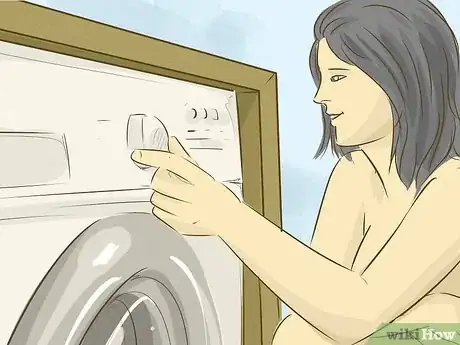 Image intitulée Be Naked at Home when Your Parents Are Gone Step 12