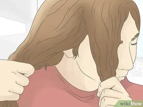 Image intitulée Get Curly Hair Without a Perm Step 3
