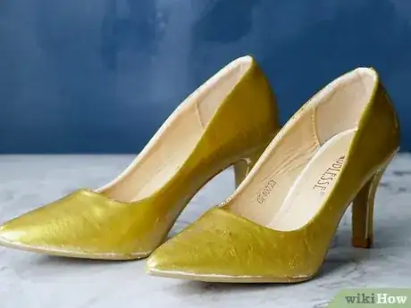 Image intitulée Make Glitter Shoes Step 14