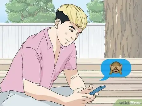 Image intitulée Respond to the Eye Emoji Step 8